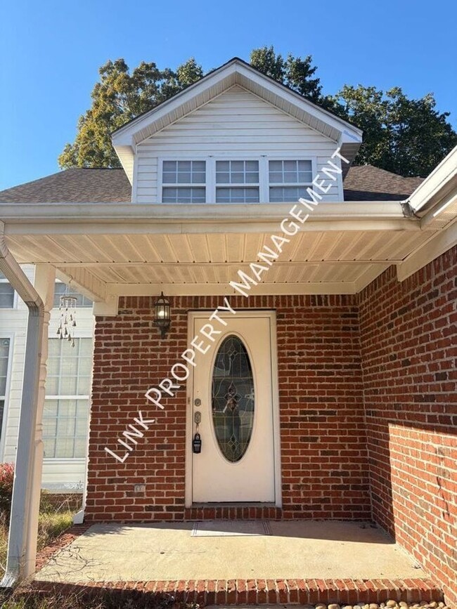 Building Photo - Beautiful 4-Bedroom Home in Desirable Harr...