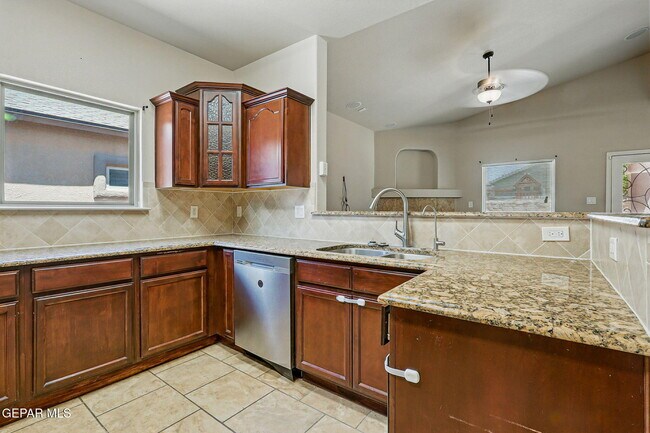 Building Photo - 14329 Owl Point Ave