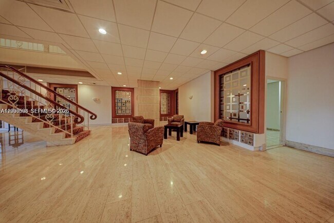 Building Photo - 2899 Collins Ave