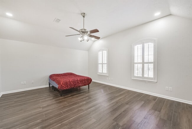 Building Photo - 2315 Bending Spring Dr