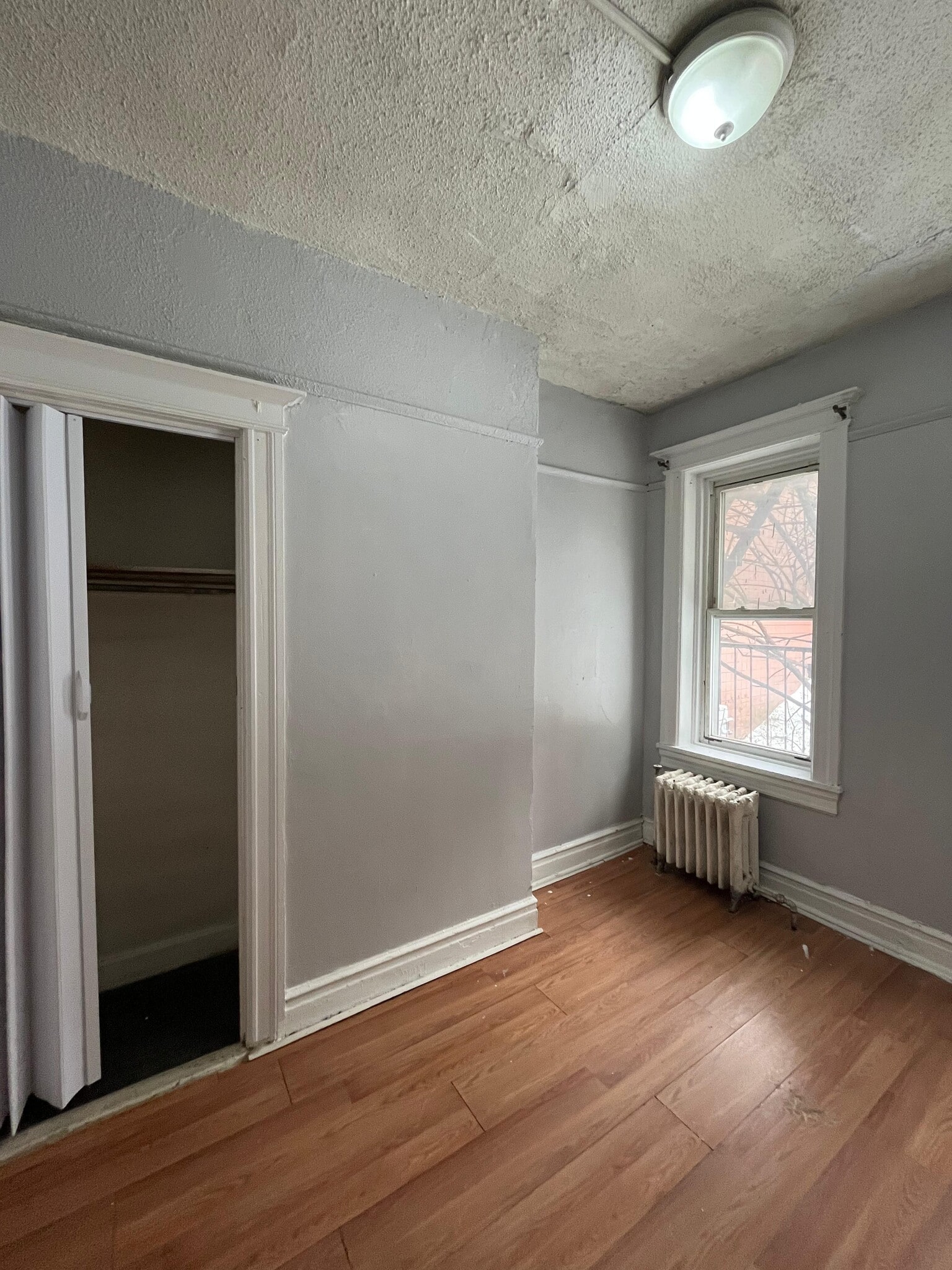 Building Photo - 104 Romaine Ave