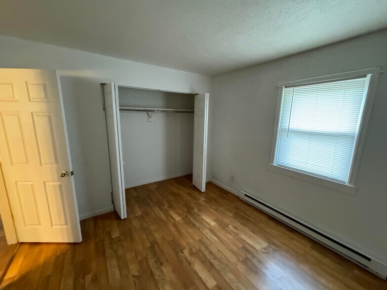 Building Photo - 1240 Hilltop Cir