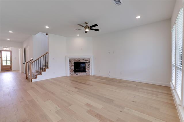 Building Photo - 611 Hummingbird Dr