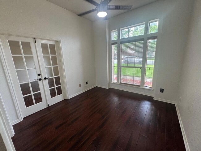 Building Photo - 16101 W Dorman Dr