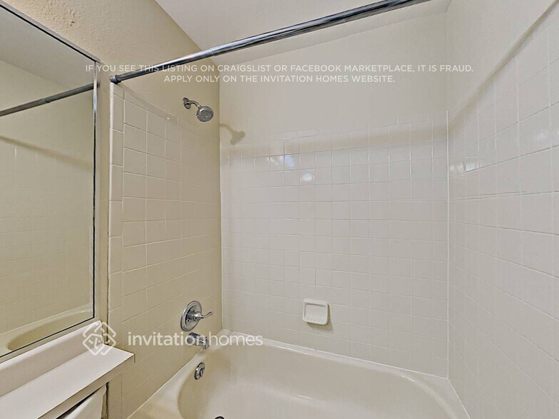 Building Photo - 9636 Lameria Dr