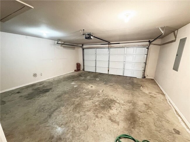 Building Photo - 1284 N Cannondale Dr