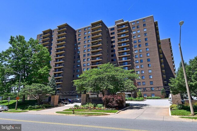 Building Photo - 200 N Pickett St