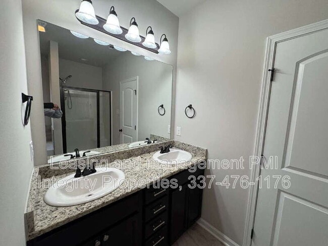 Building Photo - 406 Gray Birch Lp