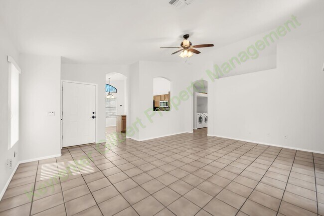 Building Photo - 1284 W Kingbird Dr