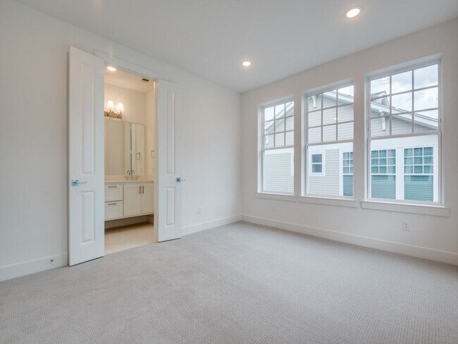 Building Photo - Welcome to a beautiful Craftsman-style end...