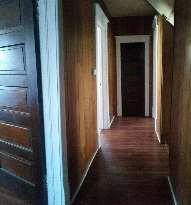 Building Photo - 203 Elmwood St