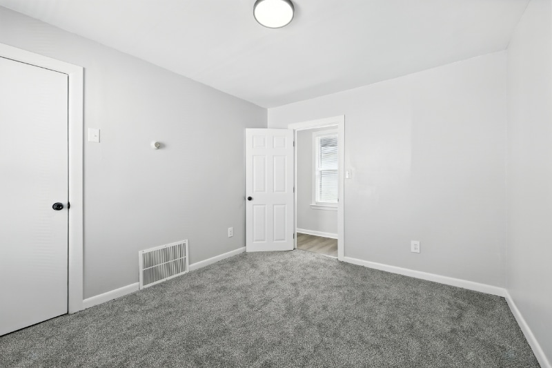 Building Photo - 118 Parkdale Ave