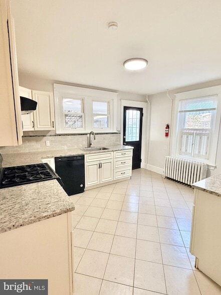 Building Photo - 1203 Cherry St