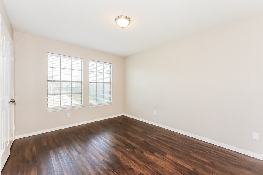 Building Photo - 926 Hannah Way