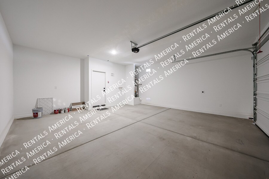 Building Photo - 5528 W McNeil St