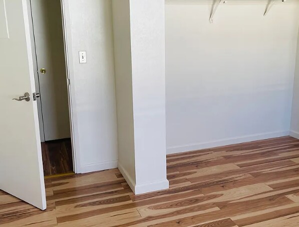 Building Photo - 4432 La Cresta Way