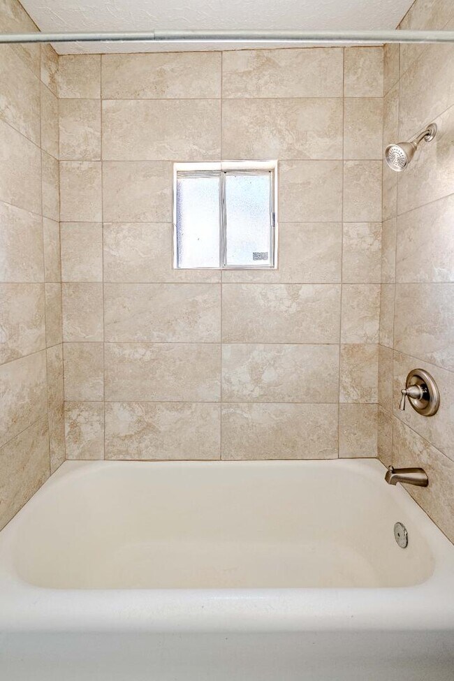 Building Photo - 720 Marquette Ave NW