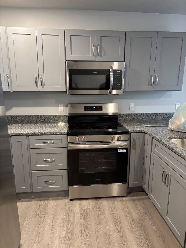 Building Photo - 523 W 17th St