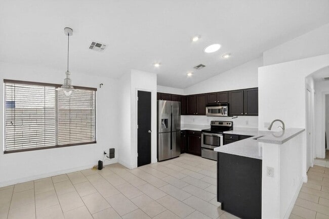 Building Photo - 6550 S 44th Ave