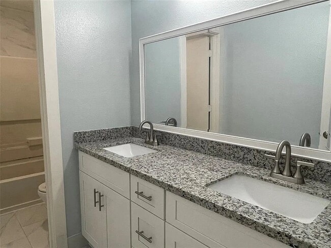 Building Photo - 6310 Hall Pond Ct