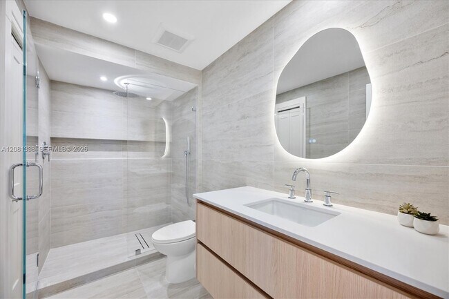 Building Photo - 19355 Turnberry Way