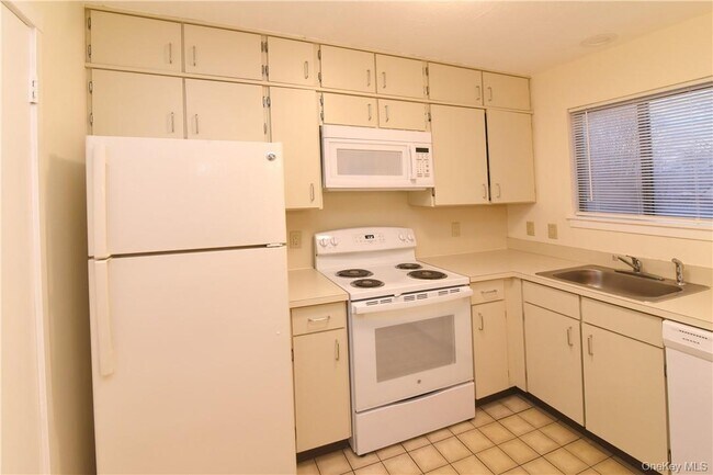 Building Photo - 188 Heritage Hills