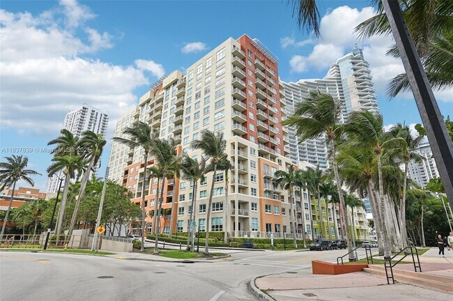 Building Photo - 2000 N Bayshore Dr