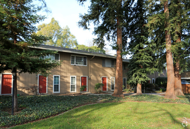 Building Photo - Greenwood Apartments