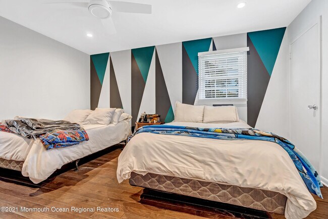 Building Photo - 410 Wells Ave