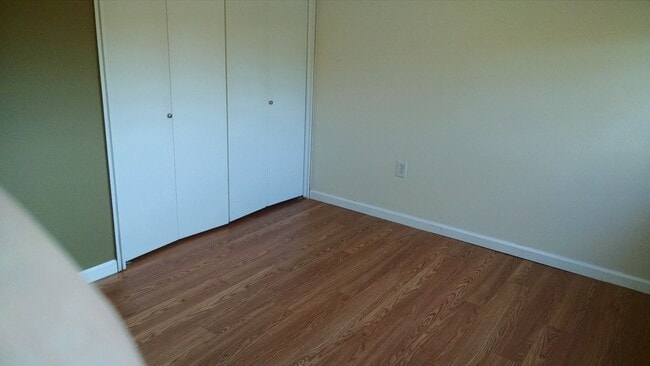 Building Photo - 3BR/2BA Condo Near UT Ag Campus & Vet School