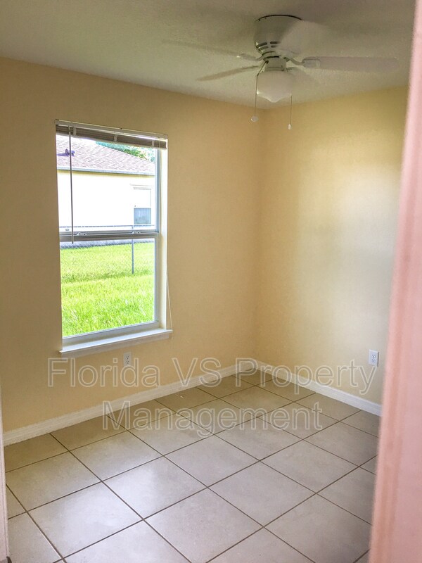 Building Photo - 332 Dundee Dr
