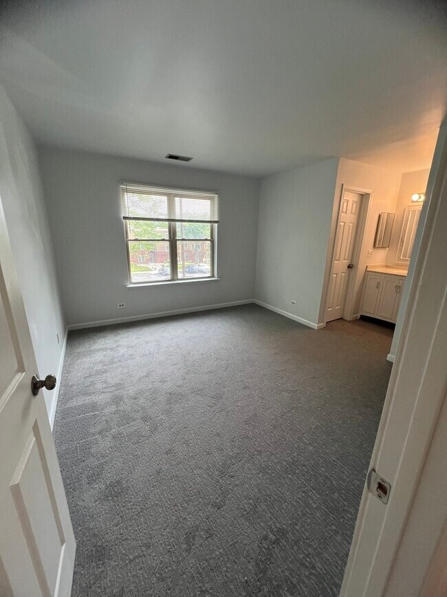 Building Photo - 125 Glengarry Dr