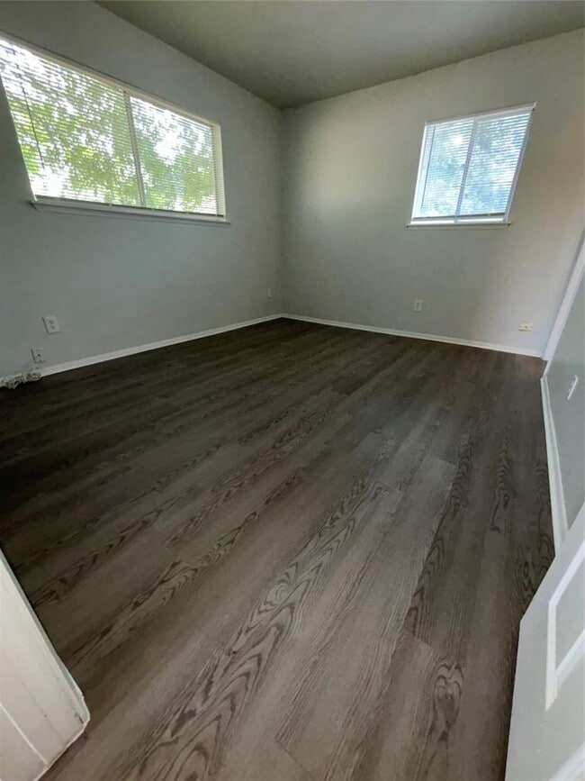 Building Photo - 5905 Cherry Loop