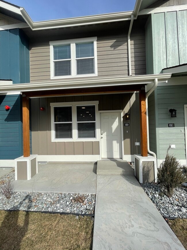 Building Photo - 430 S 2nd St