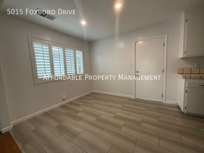 Building Photo - 5015 Foxboro Dr