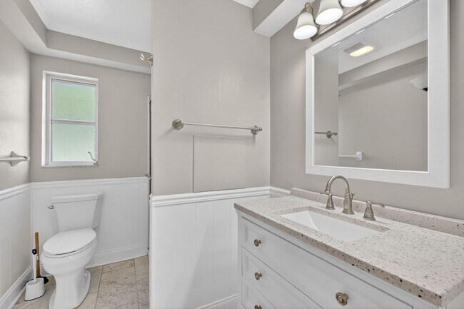 Building Photo - 1627 Canal Ct