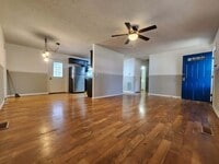 Building Photo - 1711 Oak Hill Dr S