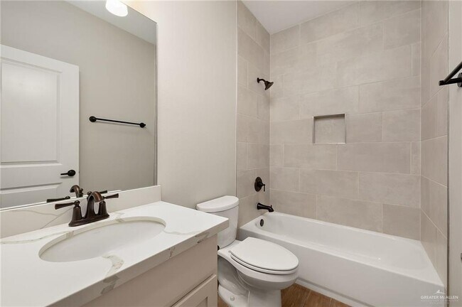 Building Photo - 1403 E Sonador Dr S