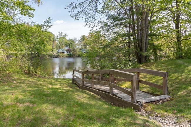 Building Photo - 7 Swiftwater Dr