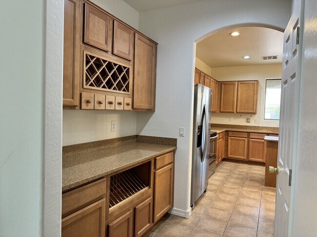 Building Photo - 43658 Caven Dr