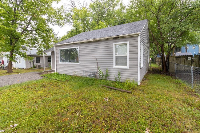 Building Photo - 210 Highview Ave