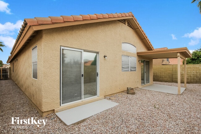 Building Photo - 4605 E Grovers Ave