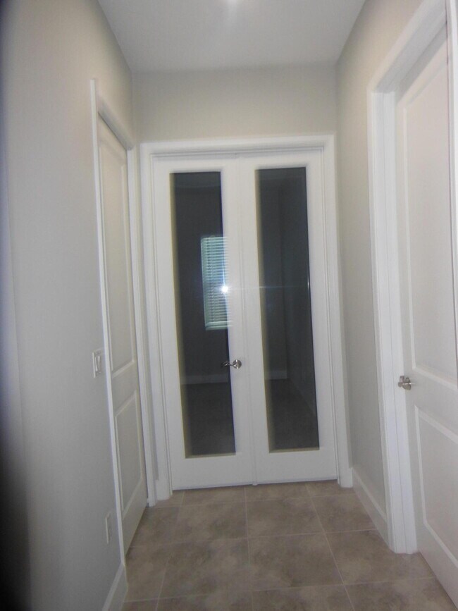 Building Photo - 5401 Pecan Dr