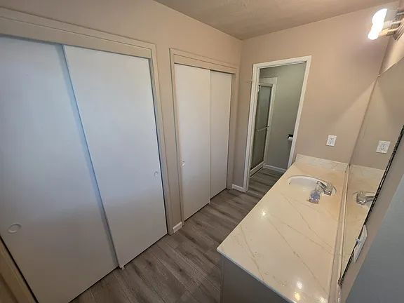 Building Photo - This charming newly renovated home has 3 bedrooms and 2 full bathroom.