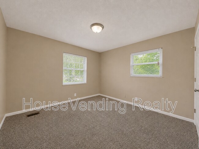 Building Photo - 6204 Trailhead Cir