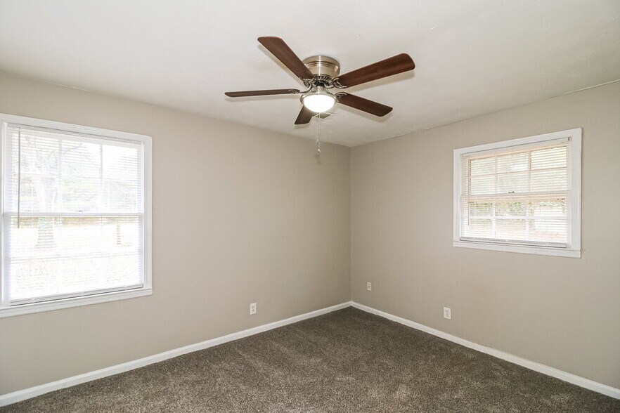 Building Photo - 20 Freeman Dr