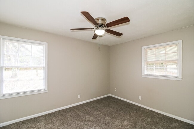 Building Photo - 20 Freeman Dr