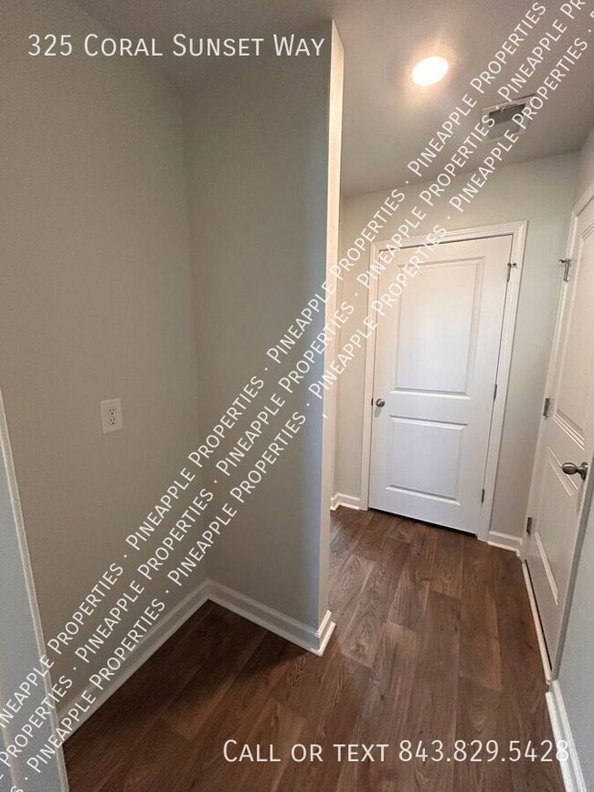 Building Photo - 325 Coral Sunset Wy