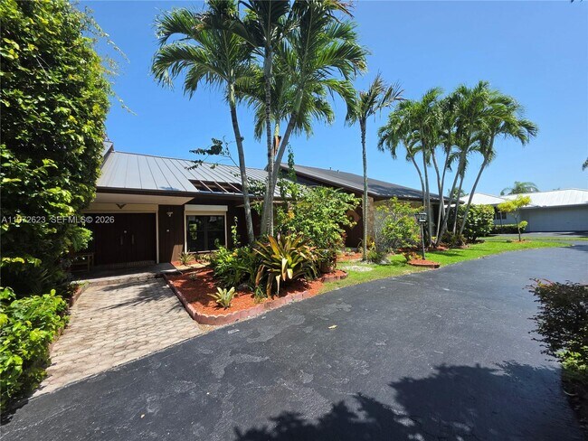Building Photo - 15305 SW 74th Ct