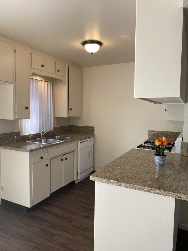 Building Photo - 3016 Delta Ave